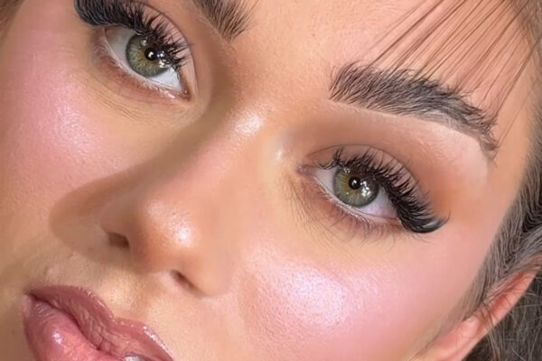 Live Masterclass Realistic Brow Extensions - Expert